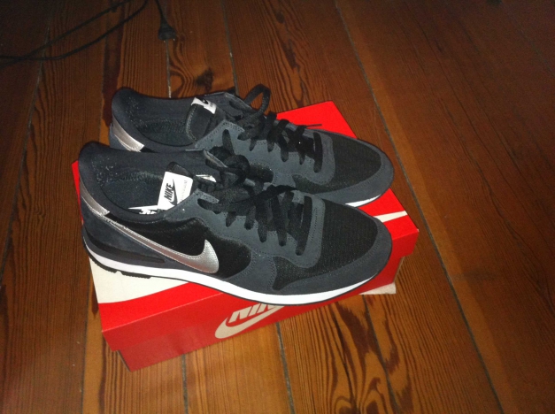 Nike Internationalist Herren-Sneaker Gr.46 black/metallic :: Kleiderkorb.at