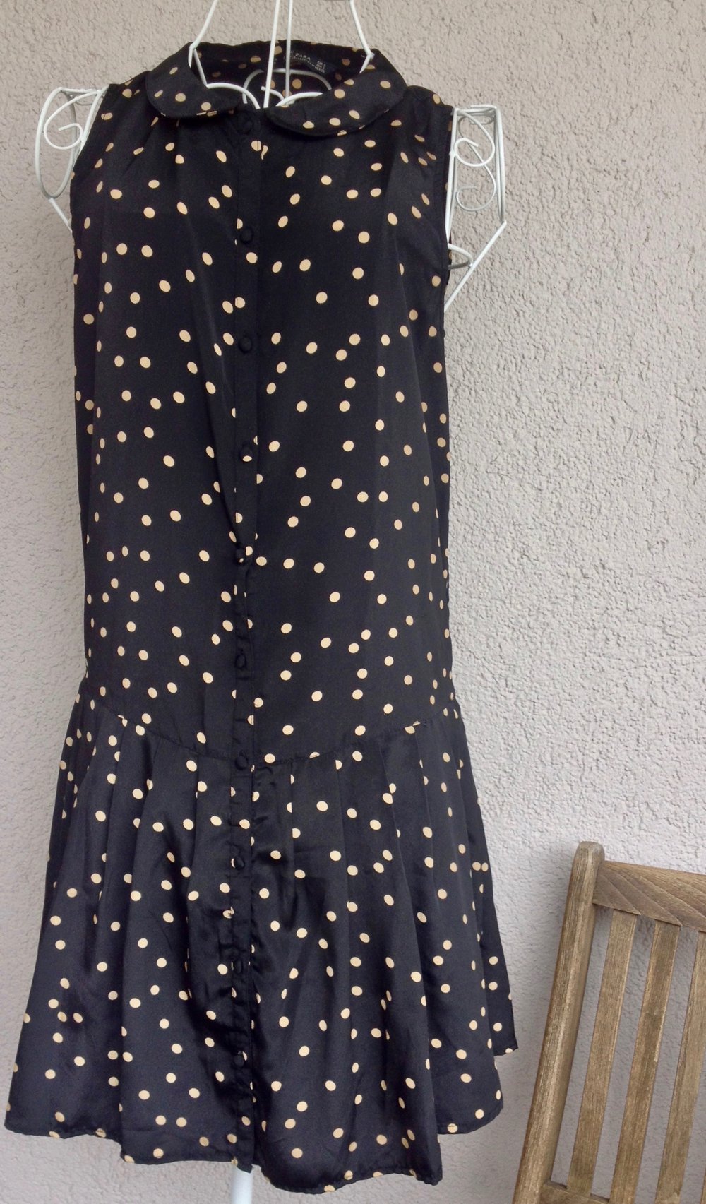 Zara wunderschönes Kleid mit Punkten :: Kleiderkorb.at