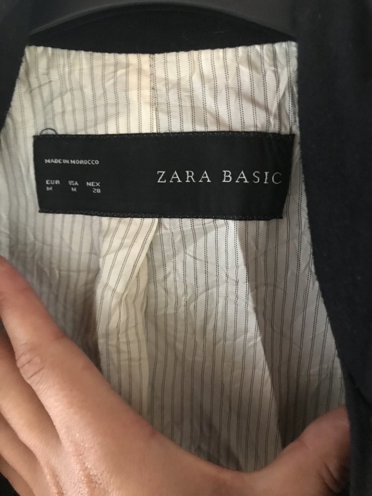 schwarzer Blazer von Zara 