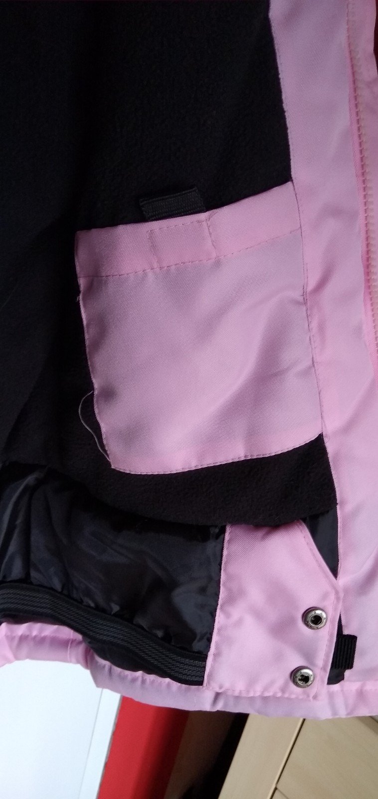 Skijacke in rosa und Skihose in gedecktem weiß