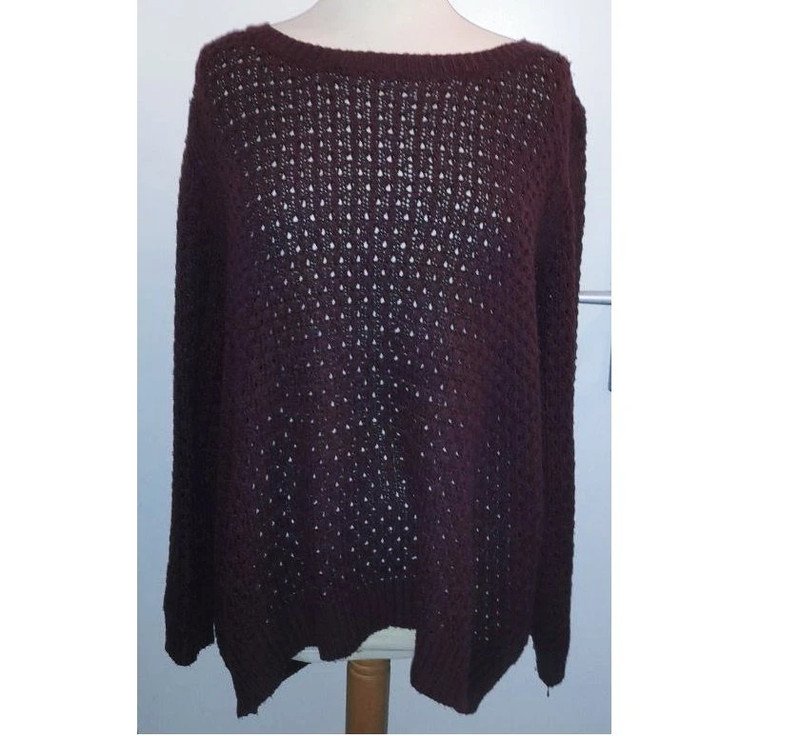 Roter Strickpullover 